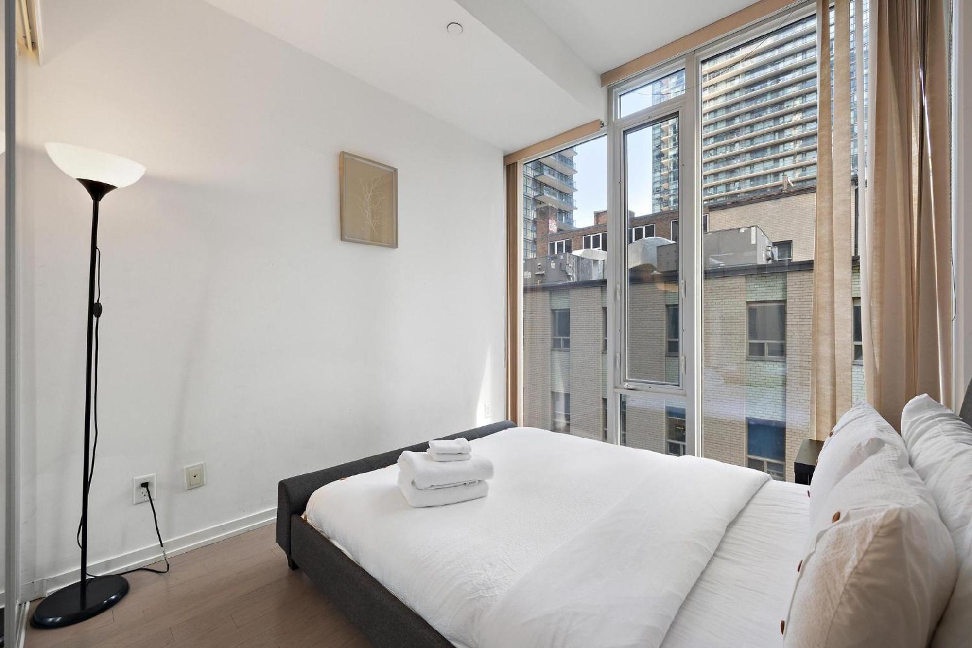 Trendy 1Bedroom Downtown Toronto Condo Экстерьер фото